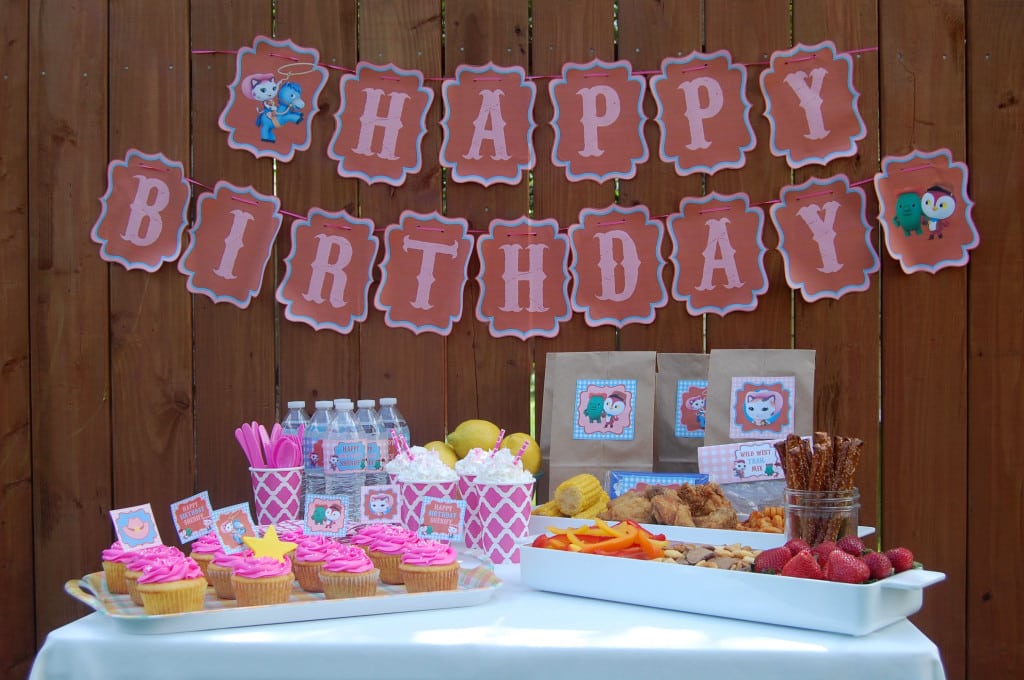 Sheriff-callie's-wild-west-birthday-party-decorations