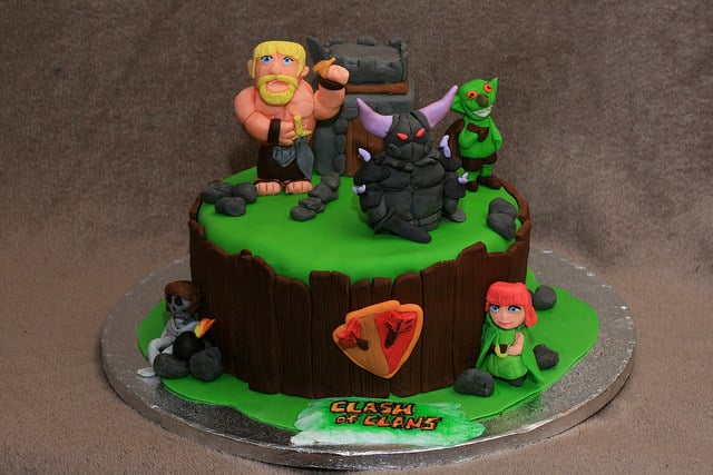 Clash of Clans birthday cake by Eldriva via Flickr 