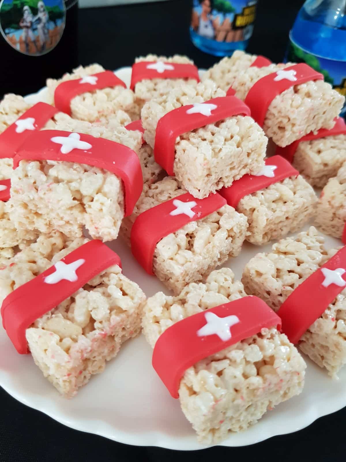 Fortnite party food ideas - rice krispies med kits