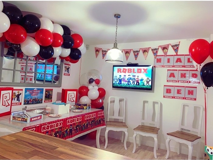 Roblox birthday party decorations