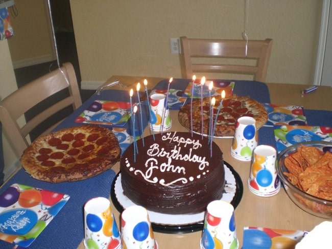 October birthday party ideas - pizza birthday party